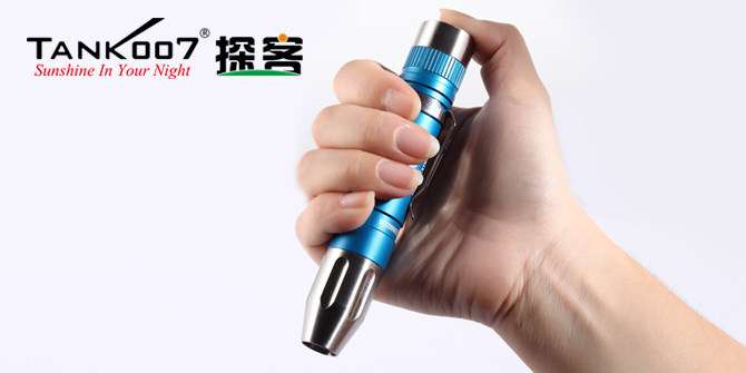 新手收藏家必用珠寶玉石鑒定工具——TANK007照玉手電筒！